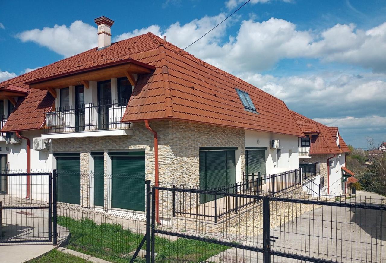 Szellorozsa Apartman Фоньод Экстерьер фото